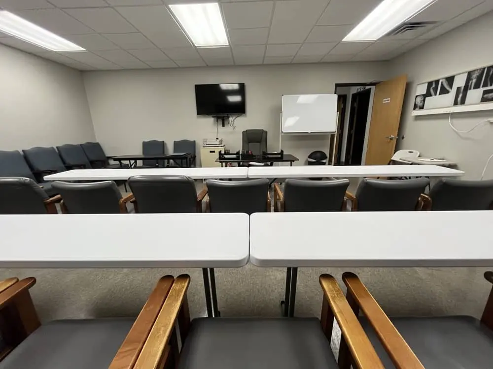 primaMED lecture with students taking notes on clinical protocols